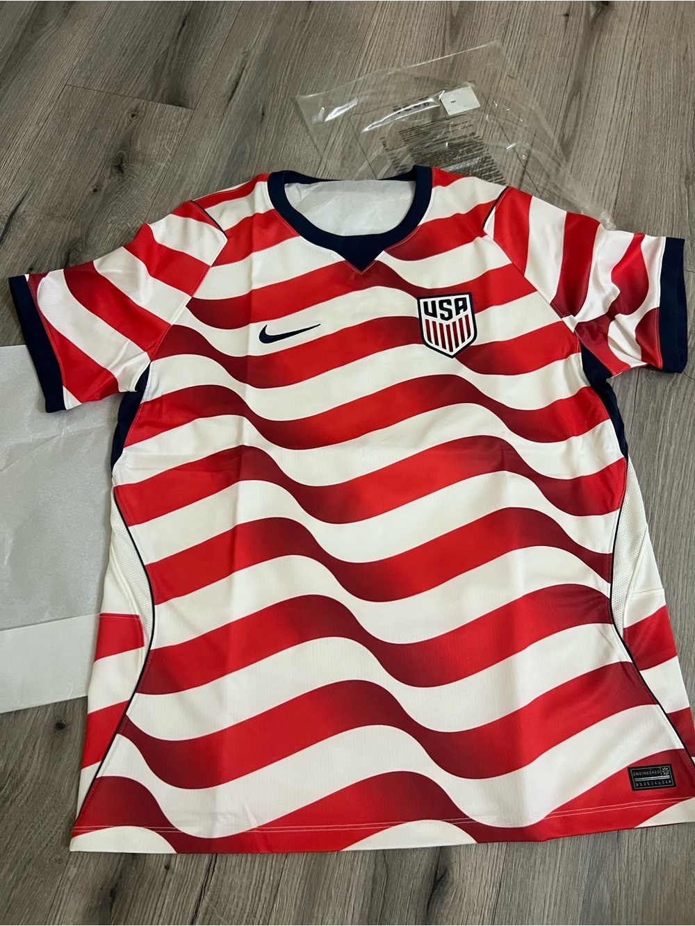Nike MENS XL  USA Red & White Wavy Stripe Soccer Jersey